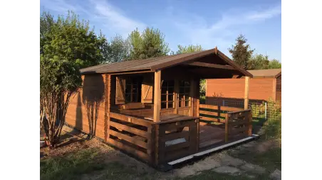 Abri de jardin en bois - 4x4 m + terrasse avec balustrade et avant-toit en bois - 24 m2 - Traité