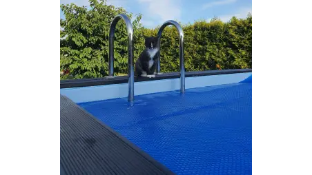 Bâche à bulles d'été 3.77 x 2.48 m pour piscine BAS7302. BAS7303